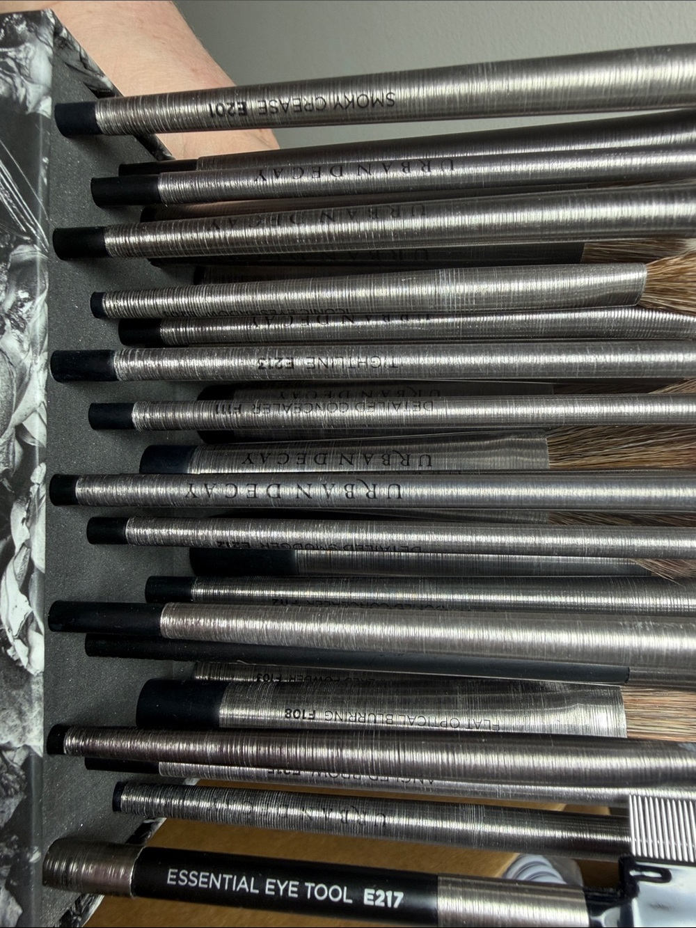 Urban Decay Pro Brush Vault - Picture 6 of 6